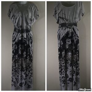 Mi Manchi Woman White/Black /Gray Floral M…